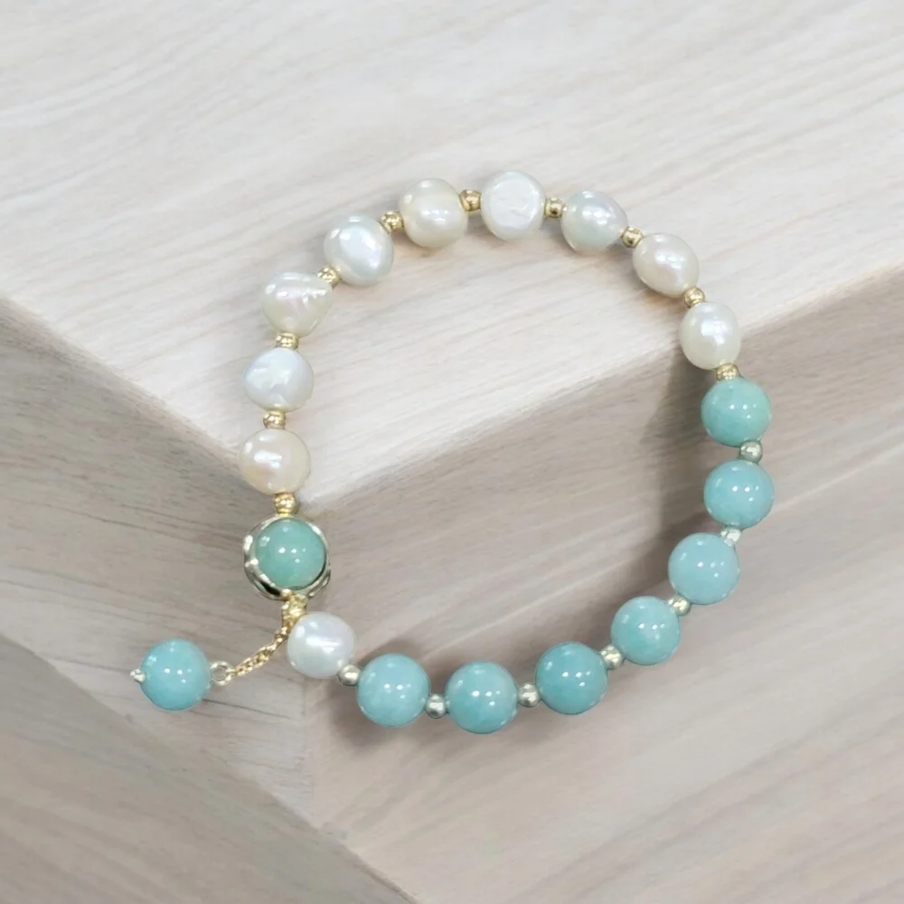 Jade and White pearl stretch bracelet